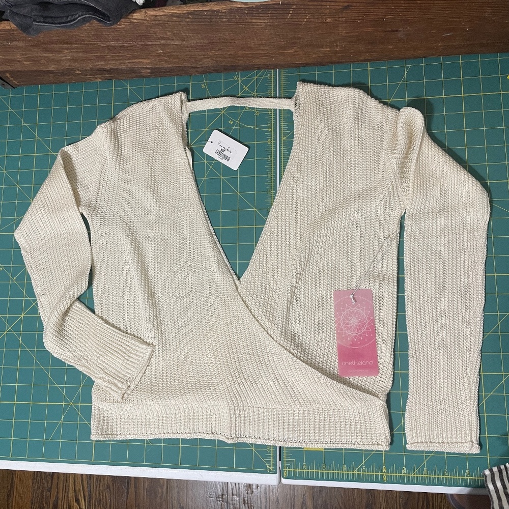 NWT Cream/Off-White Ballet Style Criss-Cross Sweater